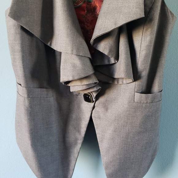 Lucca Vest/ Size Small - Picture 4 of 4